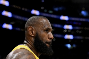 九游体育-马健:詹姆斯的中国行在流量榜绝对是独一档 现场气氛相当炸裂