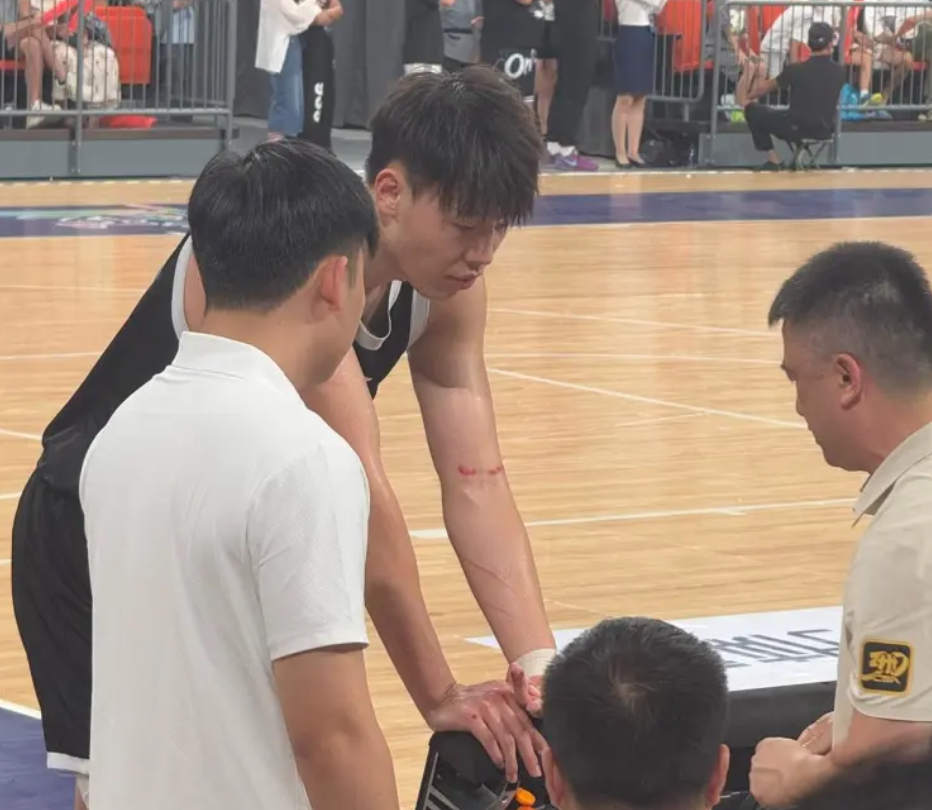 九游体育下载-广东险胜美国球队!4人上双,张昊统治攻守,张文逸26分险成卧底