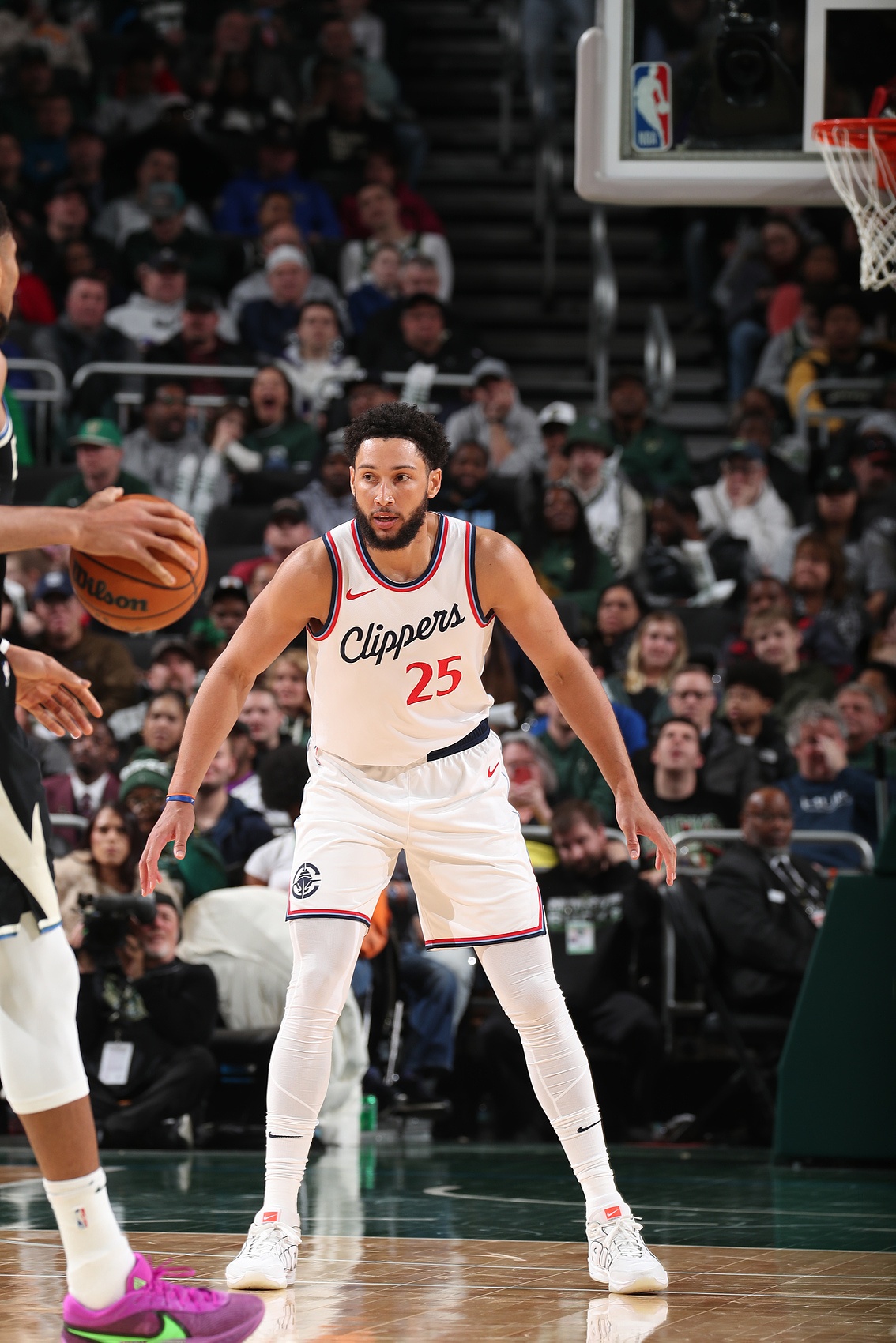 九游体育下载-球探分析:西蒙斯表面主动退役,实则面临无队问津窘境