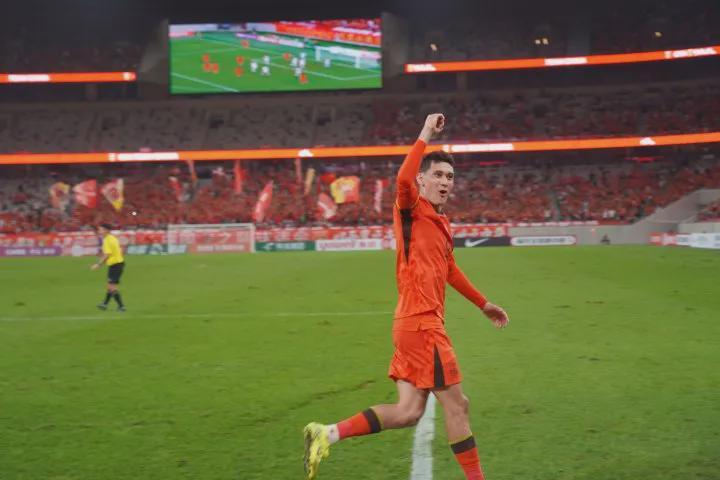 九游体育-王钰栋破门!U22国足2比1拿下首胜,但这分数不解渴啊